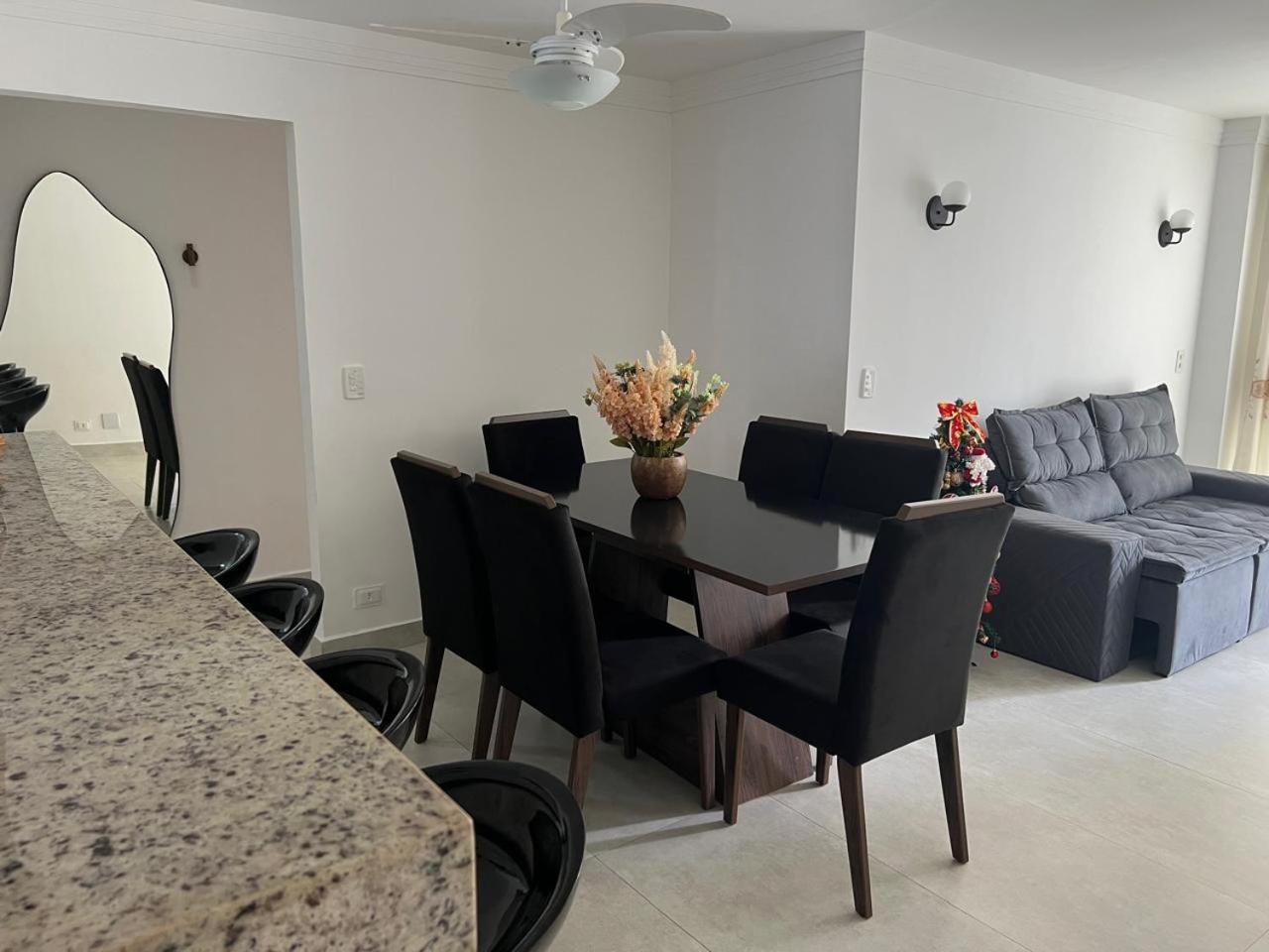 Beleza De Apartamento 300 Metros Da Praia غوارويا المظهر الخارجي الصورة