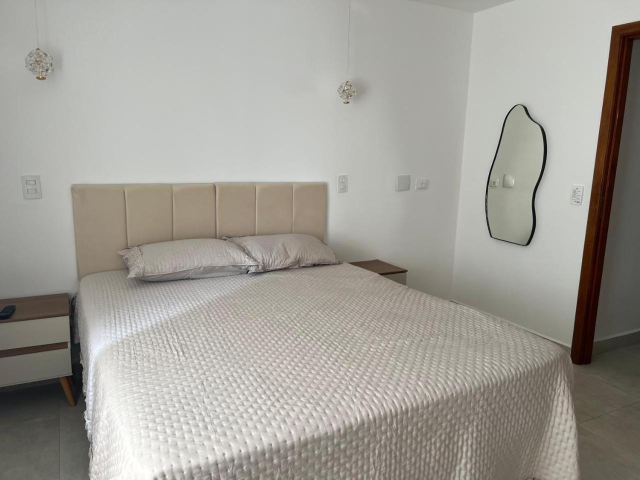 Beleza De Apartamento 300 Metros Da Praia غوارويا المظهر الخارجي الصورة